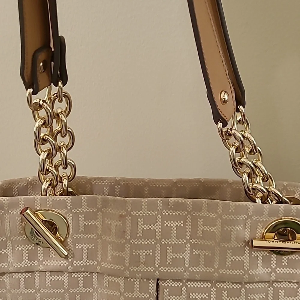 Tommy Hilfiger Cream and Tan Shoulder Bag with Gold Hardware